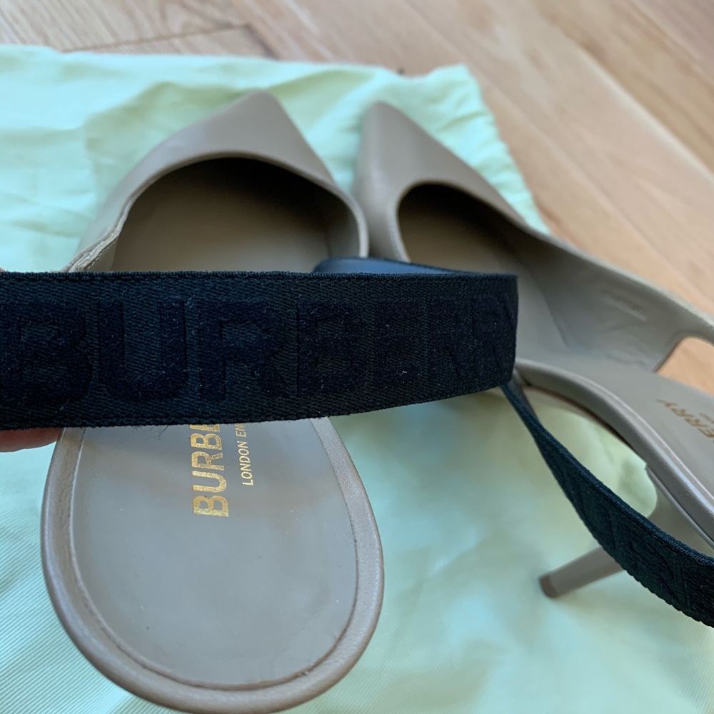 Burberry leather authentic pumps - Picture 3 of 6